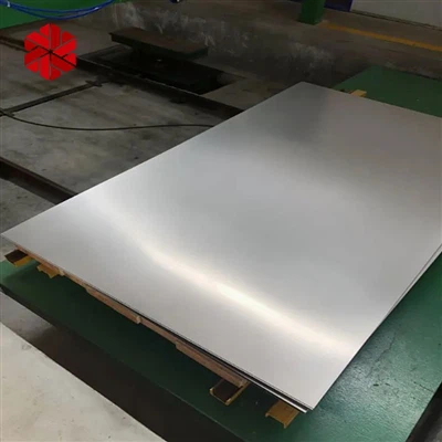 Hvor tyk er stålpladen?